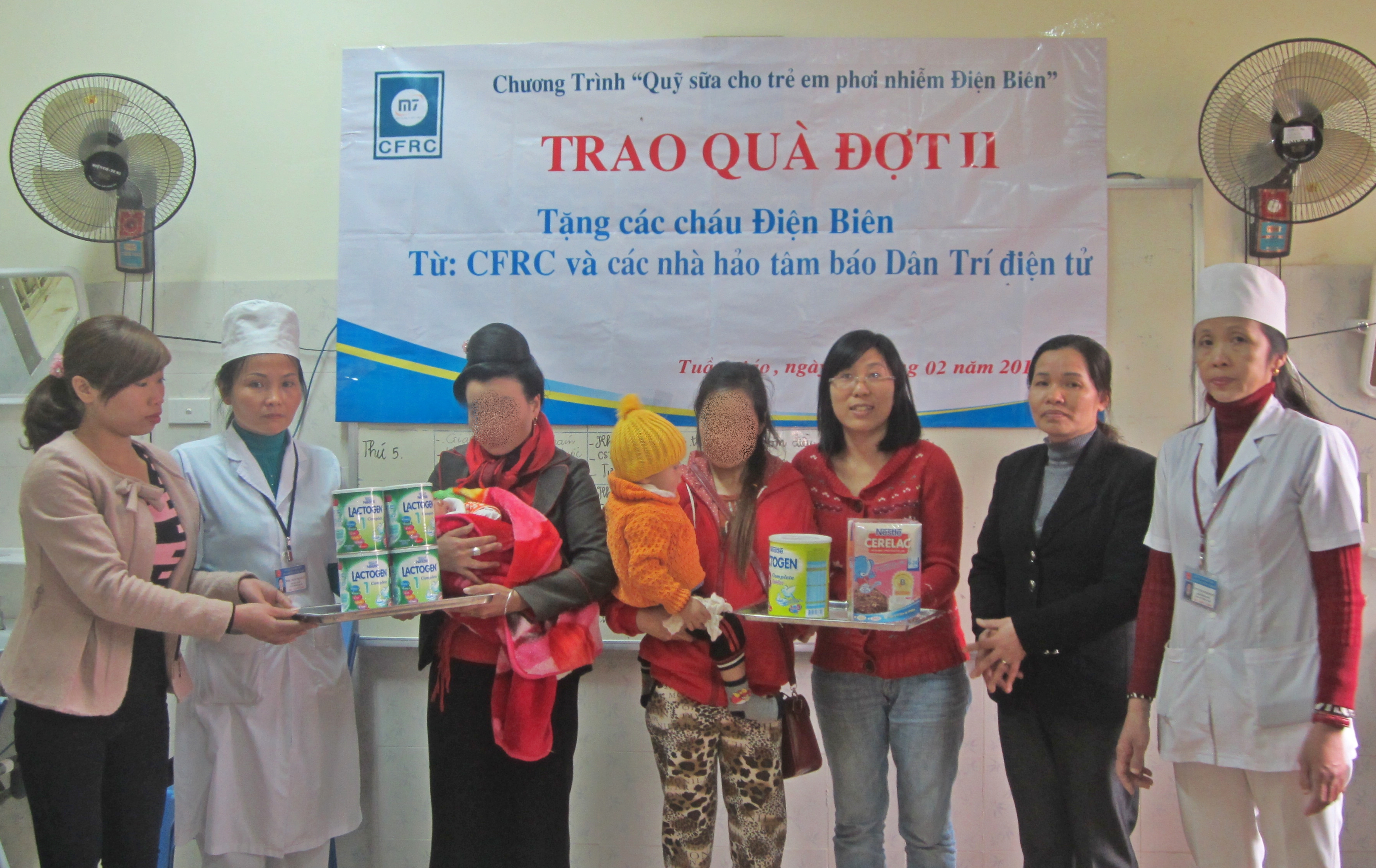 CFRC trao tặng sữa đợt 2 cho trẻ em yếu thế tại Điện Biên